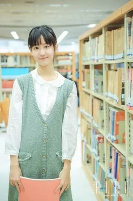 2025新澳正版资料大全_: 面对压力的深思，未来该如何做出抉择？